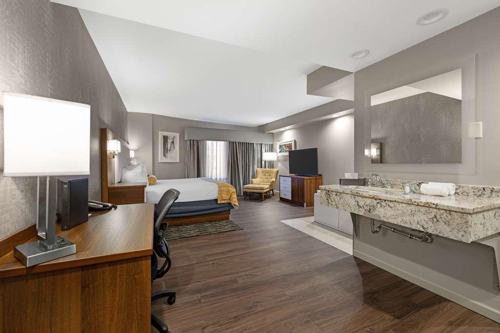 Best Western On The Avenue Buffalo Room photo