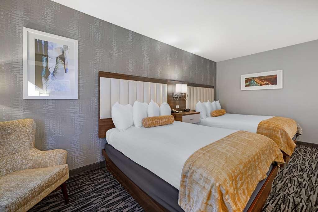 Best Western On The Avenue Buffalo Room photo